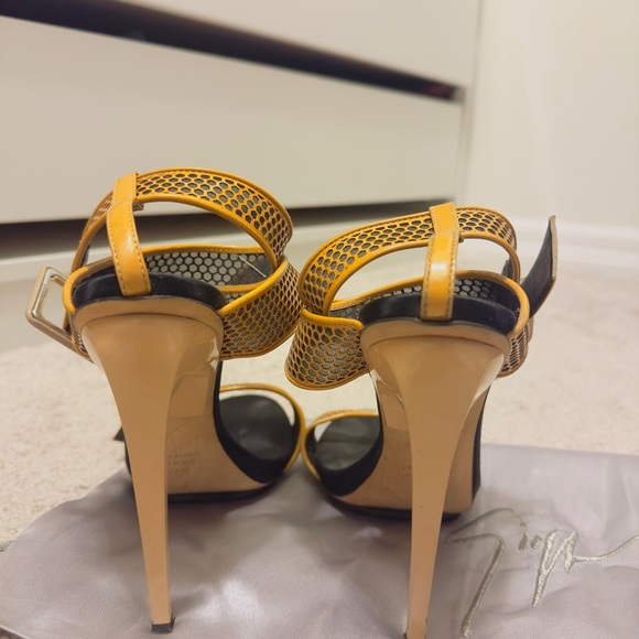 🛑SOLD🛑Giuseppe Zanotti strapped high heel - Picture 3 of 4